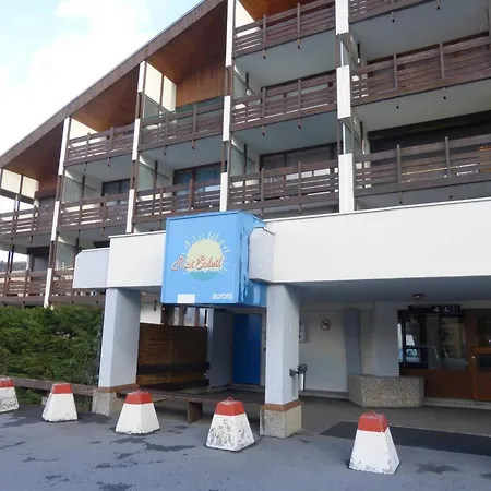 Cosy Au Pied Des Pistes Avec Parking Privatif - Fr-1-804-29 *